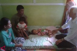Dua anak Rejang Lebong alami lumpuh layu
