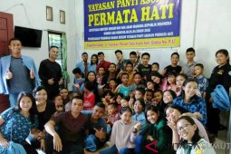 STM Imanuel Polbangtan Medan berbagi kasih ke panti asuhan