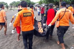 Jenazah Wisatawan Terseret Ombak Pantai Payangan Jember Ditemukan (Video)