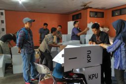 KPUD Batanghari mulai rakit kotak suara pemilu 2019