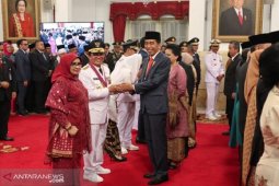 Presiden Lantik Fachrori Umar Gantikan Zumi Zola Sebagai Gubernur Jambi