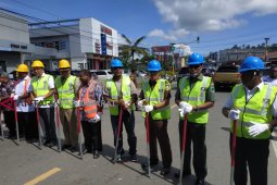 Ruas jalan Essausesa-Maruni Manokwari dipelebar