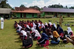 Polsek Simpang Rimba beri pelatihan beladiri siswa SD-SMP