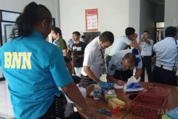 BNN periksa urine petugas Lapas Garut