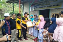 Polres Tapsel bantu rehab mushola