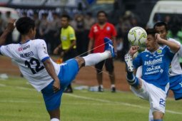 Persib dipaksa bermain imbang lawan Arema FC