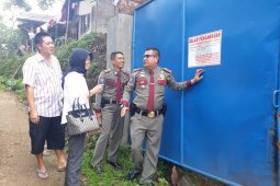 Satpol PP Cianjur segel tiga perusahaan peternakan ayam