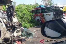 Belasan penumpang bus dilarikan ke Puskesmas di Aceh Besar