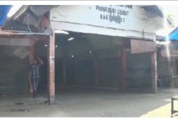 Ratusan pedagang Pasar Stabat "mogok" berjualan