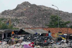 Pemkab Bekasi didesak cari solusi permasalahan TPA Burangkeng