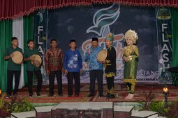 Gubernur: flash allegiance 2019 sarana mengembangkan diri siswa