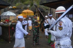 Korem 163/Wira Satya lakukan ritual "Penjamasan Dhuaja" di Gianyar