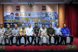 Try Sutrisno hadiri Simposium "Kembali Ke Jati Diri TNI"