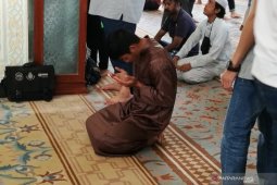 Di antara dua kotbah, doa-doa kemenangan dipanjatkan para pemain Timnas U-22