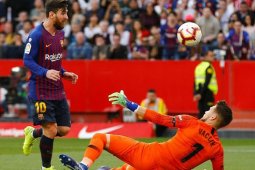 Hat-trick ke-50 Messi bawa Barcelona pukul Sevillah 4-2