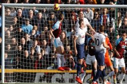Kane cetak gol usai cedera, namun Tottenham kalah 1-2 dari Burnley