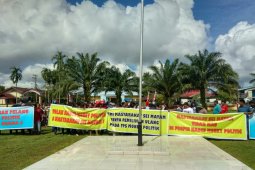 Ratusan warga Sungai Mayam tolak pelantikan kades terpilih