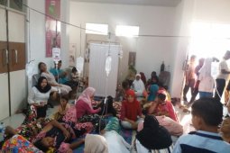 Puluhan warga Gunungmelayu Labura keracunan makanan