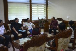 Gubernur Bali Matangkan Ranperda Desa Adat