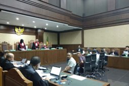 Saksi serahkan uang untuk Gubernur Aceh melalui eks-panglima GAM