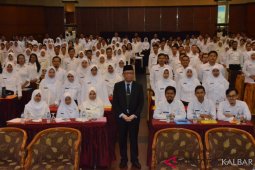 Sutarmidji serahkan SK pengangkatan 332 CPNS