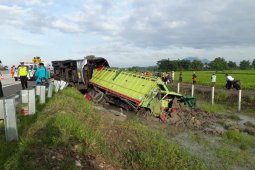 Tiga Tewas Kecelakaan Antara Bus-Truk di Tol Nganjuk