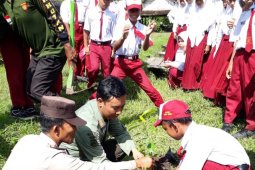 Puluhan Siswa SDN Keboan Jombang Belajar Persemaian ke Perhutani
