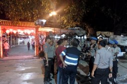 Polisi jaga ketat vihara di Medan pada malam Imlek