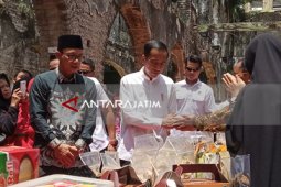 Presiden "Ngopi"  di Benteng Pendem Ngawi
