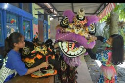 Pesanan pentas barongsai