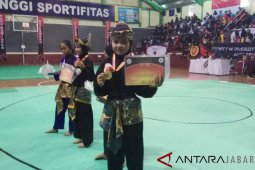 Pesilat siswi SMP di Garut juarai nomor seni silat Asia-Eropa