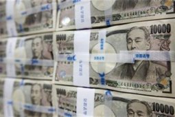 Menguat, dolar AS diperdagangkan di paruh bawah 111 yen