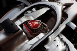 Persaingan Vettel dan Hamilton pungkasi tes pramusim Catalunya