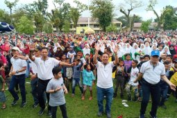 Kegiatan pertama menjabat Bupati HST, Chairansyah ikut senam Maumere