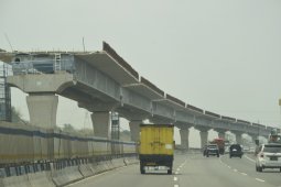 Proyek tol Japek Elevated terhambat kabel sutet
