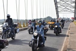 Seratusan pengendara motor besar nikmati perjalanan ke Candi Muarojambi