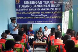 Puluhan warga Lapas Manokwari terima sertifikat konstruksi