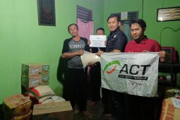 ACT Lampung salurkan bantuan kepada korban banjir di Pringsewu