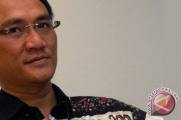 Siapa wanita bersama Andi Arief, pemasok narkoba atau teman kencan ?? Polisi harus jelaskan