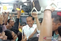 Presiden pulang ke Bogor naik "Commuter line"