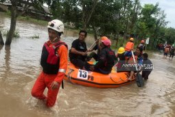 Gubernur Jatim minta relawan kawal penanganan banjir hingga selesai masa tanggap darurat