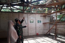 Satgas TMMD rehab SD Negeri Danau Hayub