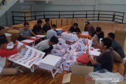 KPU Karawang temukan 815 surat suara rusak