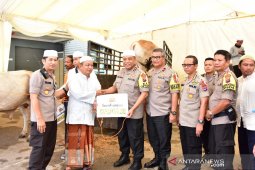 Kapolri dan Kapolda Kalsel sumbang sapi untuk Haul Ke-14 Guru Sekumpul