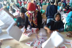 Ratusan surat suara capres ditemukan rusak