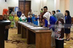 Khofifah gandeng organisasi wanita tangani masalah sosial di Jatim