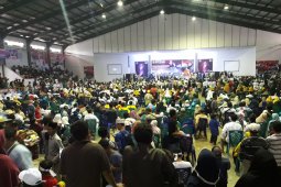 Ribuan relawan dan pendukung Prabowo-Sandi padati GOR Serang