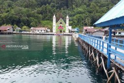 Warga Pulau Roon Wondama menanti program Indonesia Terang