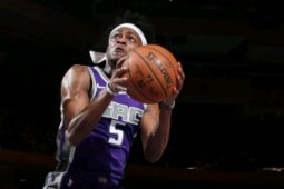 Kings pecundangi Knicks 102-94