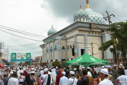 Jamaah Sekumpul jalan kaki 3 kilometer